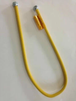 Four-ft 1/2-in Yellow Coated Stainless Steel Flex Hose Connector - 525015