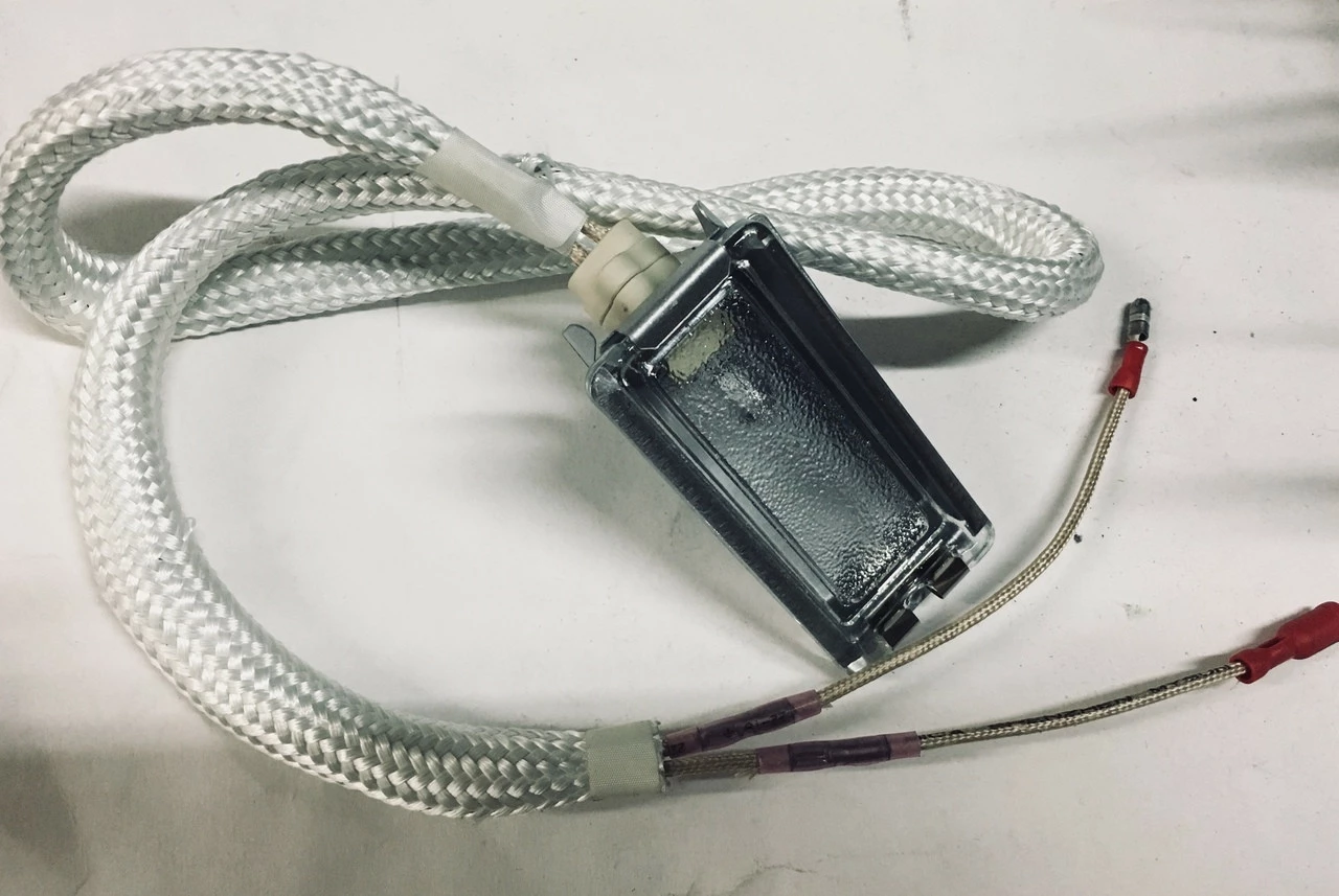 Lynx L30, L54 Hood Light Assembly - 80058 1 Lynx L30, L54 Hood Light Assembly - 80058